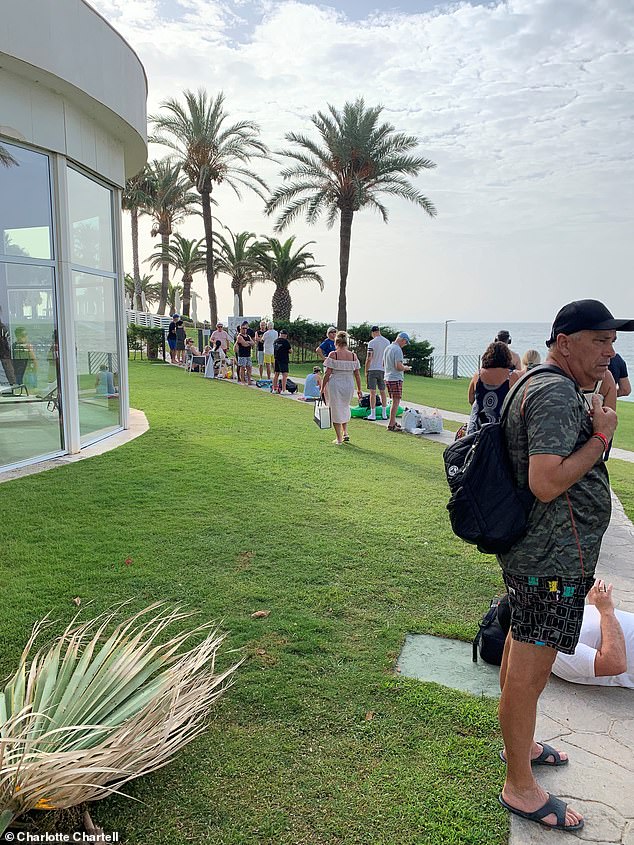 EXCLUSIVE: Costa Del queue! Frantic scramble for sunloungers in Spanish resorts as families queue for TWO HOURS at the crack of dawn to grab a spot – and send their children to beat older holidaymakers to the pool The two-hour queue for a children's pool on the Costa del Sol with one man (bottom right) deciding to have a lie down