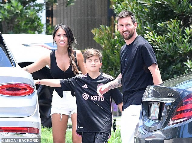 EXCLUSIVE: Lionel Messi is joined by his stunning wife Antonela and their eldest son Thiago, 10, for a house-hunting trip in Boca Raton… as Inter Miami superstar looks to add another Florida home to his property portfolio Lionel Messi and his family have been spotted on a house-hunting trip in Boca Raton