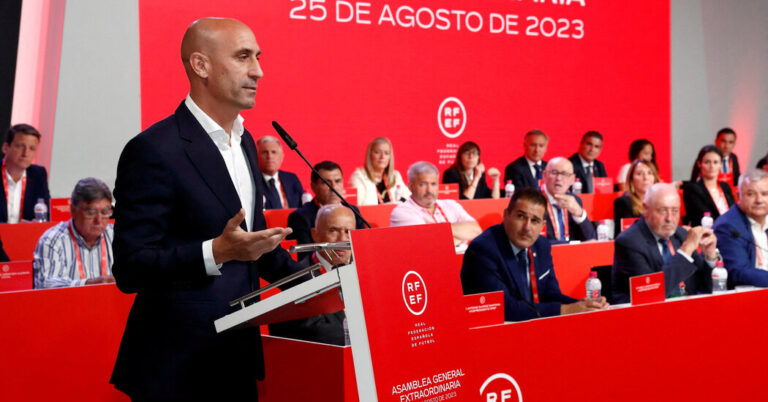 FIFA Suspends Spanish Soccer Federation Chief Involved in Post-Game Kiss FIFA Suspends Spanish Soccer Federation Chief Involved in Post-Game Kiss