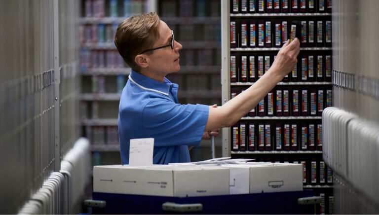 IBM introduces enterprise magnetic tape drive that holds 50TB per cartridge IBM introduces enterprise magnetic tape drive that holds 50TB per cartridge