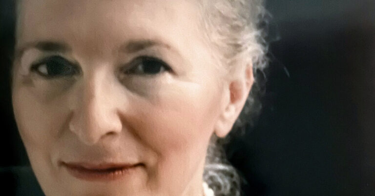 Julia Scully, Influential Photography Editor and Memoirist, Dies at 94