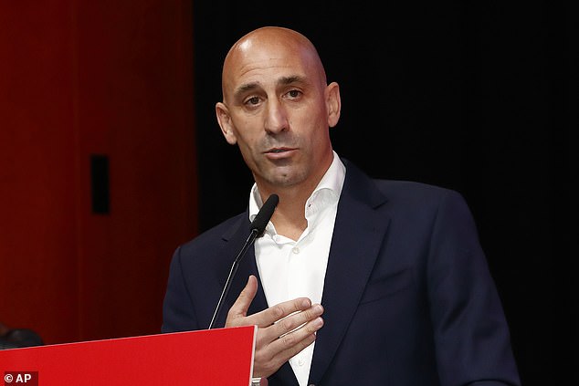 Spanish FA release EXTRAORDINARY statement in defence of president Luis Rubiales and threaten legal action as they say ‘lies’ are spread from Jenni Hermoso’s camp The Spanish FA has released an extraordinary defence of Luis Rubiales, attempting to explain Jenni Hermoso's complicity in the moments leading up to the kiss