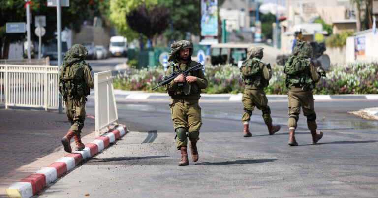 Airstrikes Pummel Gaza as Israelis Brace for All-Out War: Live Updates Airstrikes Pummel Gaza as Israelis Brace for All-Out War: Live Updates