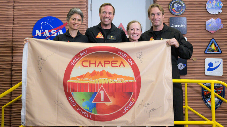 Four researchers on Earth are spending a year on ‘Mars’ Four researchers on Earth are spending a year on ‘Mars’