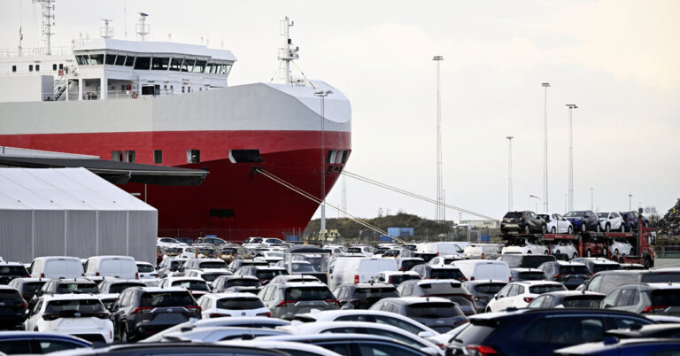 Unions in Sweden Expand Blockade Against Tesla Unions in Sweden Expand Blockade Against Tesla