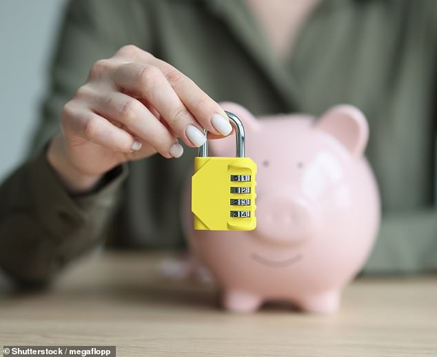 Move fast to grab best fixed rate deals, savers warned Lock in: Savers are being warned they must move fast to enjoy fixed interest payments of 5 per cent or more as many deals are being pulled