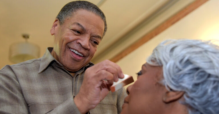 Reggie Wells, Makeup Artist for Oprah Winfrey and Other Black Stars, Dies at 76 Reggie Wells, Makeup Artist for Oprah Winfrey and Other Black Stars, Dies at 76
