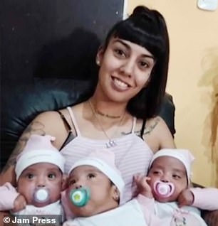 Mom gives birth to million-to-one identical TRIPLETS who she conceived naturally Mom gives birth to million-to-one identical TRIPLETS who she conceived naturally