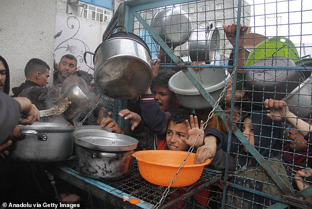 More than 2,000 tonnes of British food aid arrives in Gaza amid warnings of ‘imminent famine’ as defiant Netanyahu says he is ‘determined’ to press on with Rafah assault More than 2,000 tonnes of British food aid arrives in Gaza amid warnings of 'imminent famine' as defiant Netanyahu says he is 'determined' to press on with Rafah assault