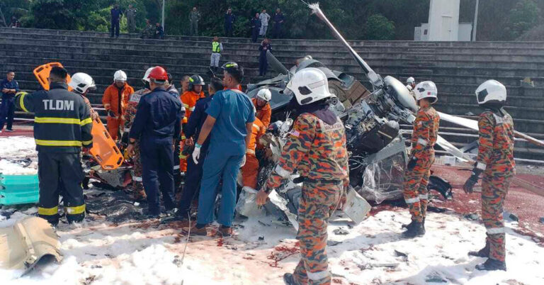 Malaysian Navy Helicopters Collide Midair, Killing 10 Malaysian Navy Helicopters Collide Midair, Killing 10