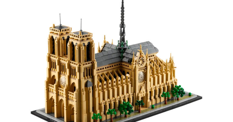 Notre-Dame Rises Again … in Lego Notre-Dame Rises Again ... in Lego