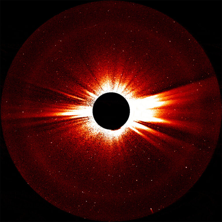 2 spacecraft caught the waves that might heat and accelerate the solar wind 2 spacecraft caught the waves that might heat and accelerate the solar wind