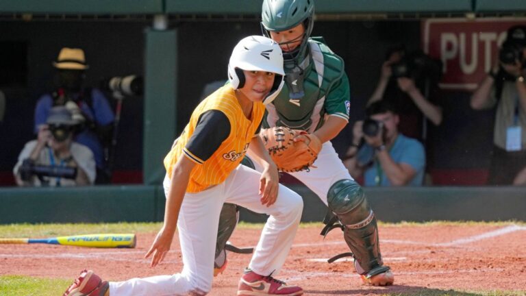 Lake Mary, Florida, rallies past Taipei to win LLWS title Lake Mary, Florida, rallies past Taipei to win LLWS title