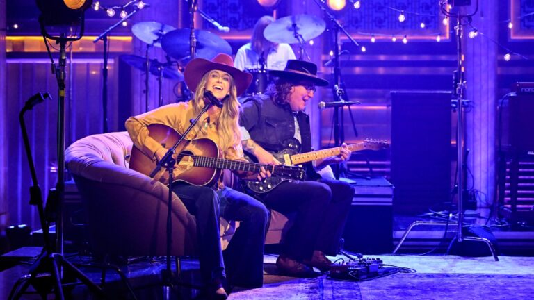 Watch Lainey Wilson Perform ‘4x4xU’ on ‘Fallon’ Watch Lainey Wilson Perform '4x4xU' on 'Fallon'