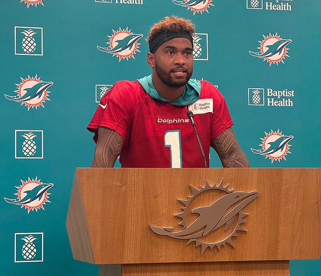 Tua Tagovailoa debuts bold new look as he prepares for Dolphins’ huge match-up against the Bills Tua Tagovailoa speaks to reporters while showing off his new flame-colored hair