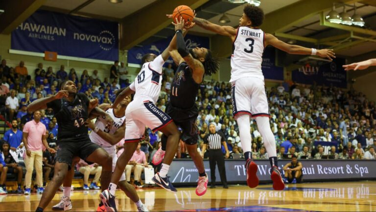 UConn’s Dan Hurley fumes over ‘sh–ty calls’ by referees after Memphis shocks Huskies in Maui Invitational UConn's Dan Hurley fumes over 'sh--ty calls' by referees after Memphis shocks Huskies in Maui Invitational