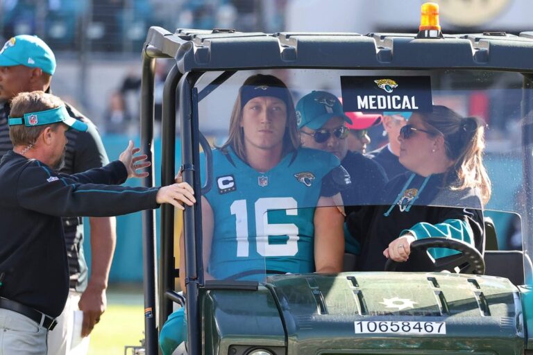 Trevor Lawrence concussed after late hit as fight ensues between Texans, Jaguars Trevor Lawrence concussed after late hit as fight ensues between Texans, Jaguars