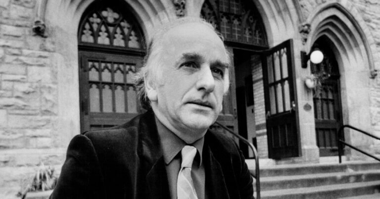Derek Humphry, Pivotal Figure in Right-to-Die Movement, Dies at 94 Derek Humphry, Pivotal Figure in Right-to-Die Movement, Dies at 94