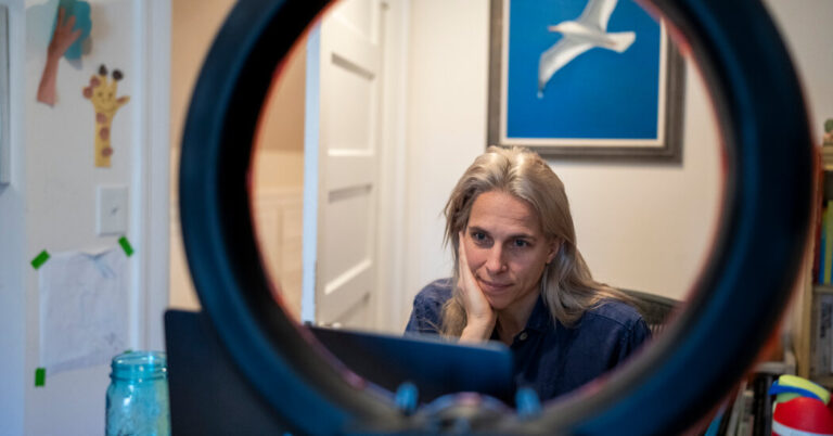 The Ex-Patients’ Club - The New York Times