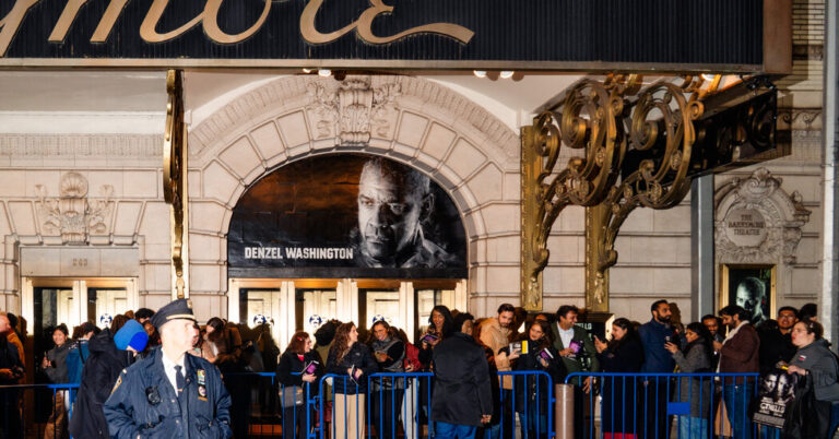 With $921 Seats, Denzel Washington’s ‘Othello’ Breaks a Box Office Record With $921 Seats, Denzel Washington’s ‘Othello’ Breaks a Box Office Record