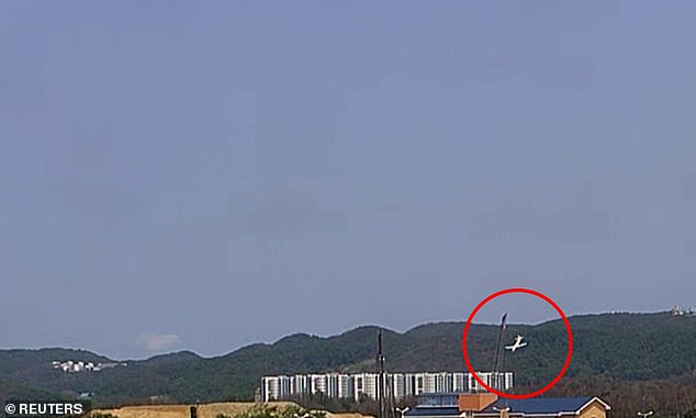 Terrifying moment military plane nose-dives into the ground minutes after take-off in South Korea, killing four crew Terrifying footage captures the moment a South Korean navy patrol plane nose-dives into the ground during a training mission, killing all four crew members on board