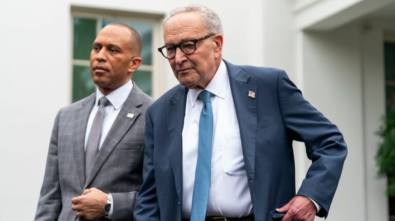 Schumer, Clinton give Trump credit for Gaza ceasefire, hostage release Schumer, Clinton give Trump credit for Gaza ceasefire, hostage release