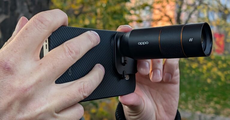 The Oppo Find X9 Pro Has a Crazy-Long Detachable Zoom Lens The Oppo Find X9 Pro Has a Crazy-Long Detachable Zoom Lens
