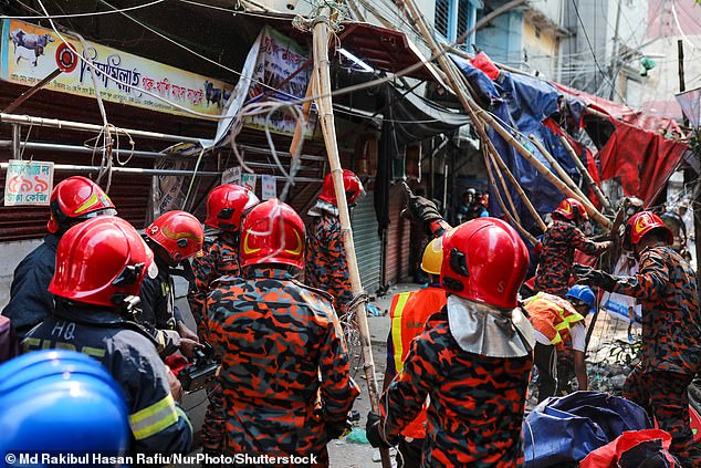 Multiple deaths as powerful earthquake strikes in Bangladesh leaving people ‘weeping in the streets’ Fire service personnel work at the scene after at least three people are reported dead on the spot when the railing of the rooftop of a five-storey building collapses following an earthquake in the Kosaituli area of Armanitola in Dhaka, Bangladesh, on November 21, 2025
