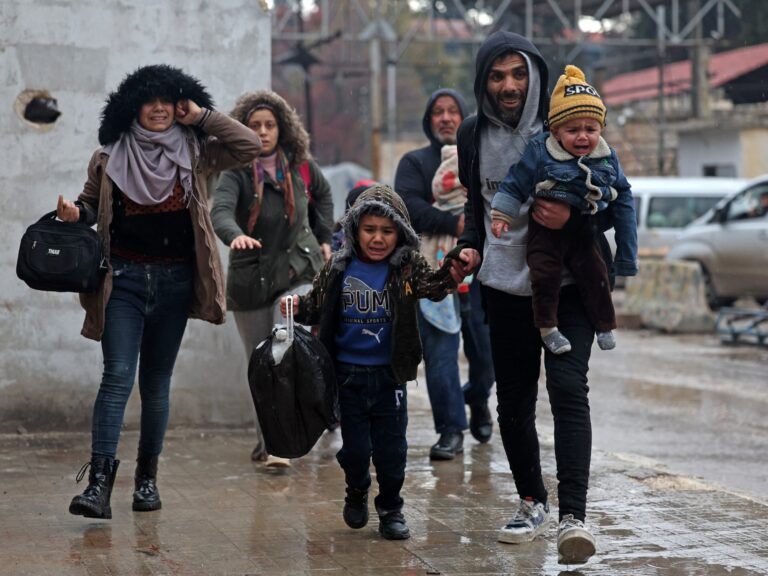 Syria live: Fighting resumes in Aleppo after ceasefire collapses | Armed Groups News