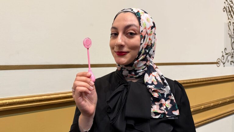 This Lollipop Plays Tunes In Your Head Using Bone Conduction. I Tried It and Was Floored Lollipop Star
