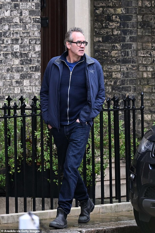 Top corporate and financial crime lawyer arrives at Mandelson’s home – while under pressure Starmer takes his son to watch Arsenal Lawyer Adrian Darbishire is seen leaving the London residence of Lord Peter Mandelson today
